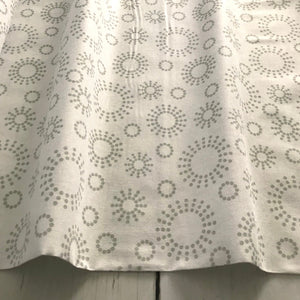 Sunburst Gray/White Yardage